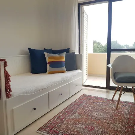 Ocean - With Swimming Pool *